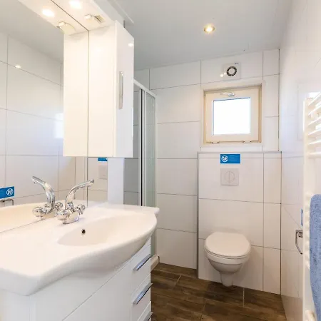 Chalet Modern With Dishwasher, Only 18 Km From Rotterdam *